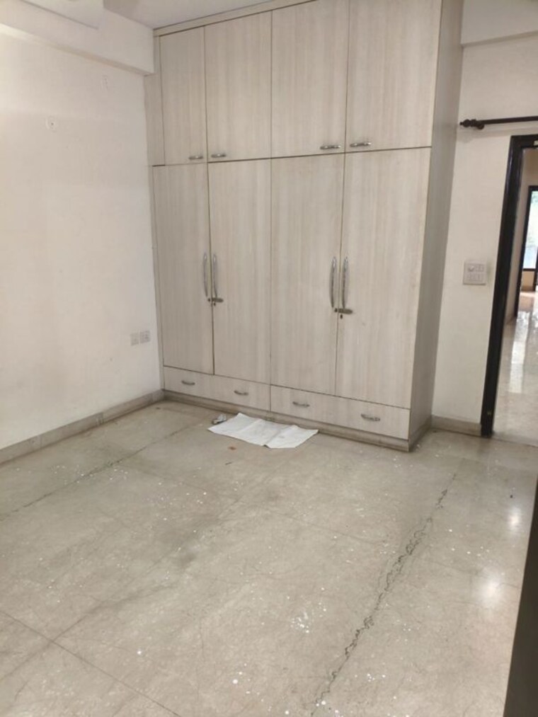 Room, sector 23 3 Bedroom 2000 Sq.Ft. Villa In Sector 23 Gurgaon 10704144
