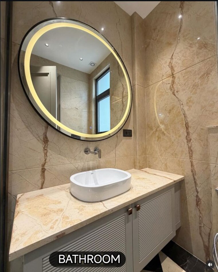 Bathroom, greater kailash part 3 3 Bedroom 217 Sq.Yd. Builder Floor In Greater Kailash Part 3 Delhi 10350168