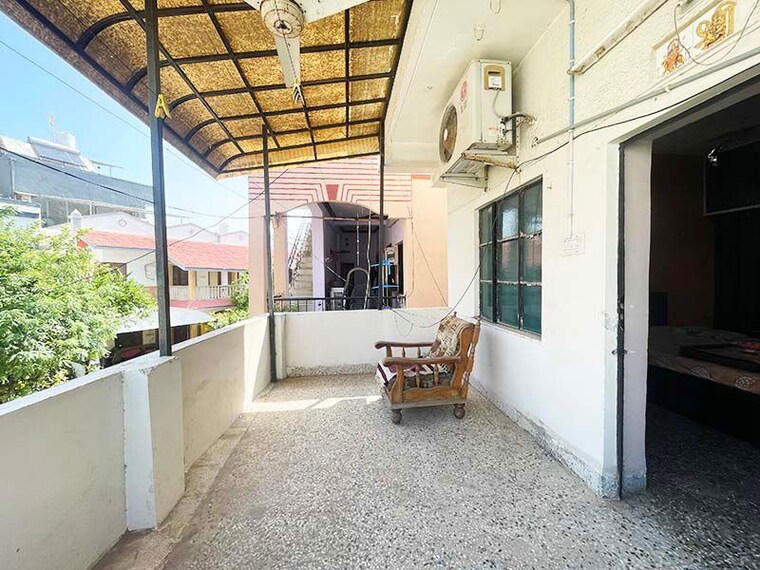  Parking, hansol 4 Bedroom 127 Sq.Yd. Independent House In Hansol Ahmedabad 10704172