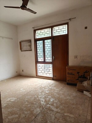 Room in 3 BHK Builder Floor at Palam Vihar – for Rent