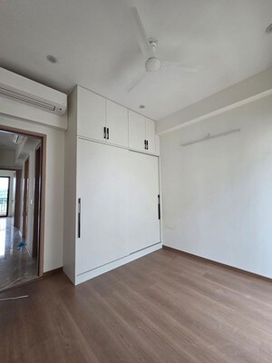 Room in 3 BHK Apartment at Whiteland Blissville, Sector 76 – for Sale