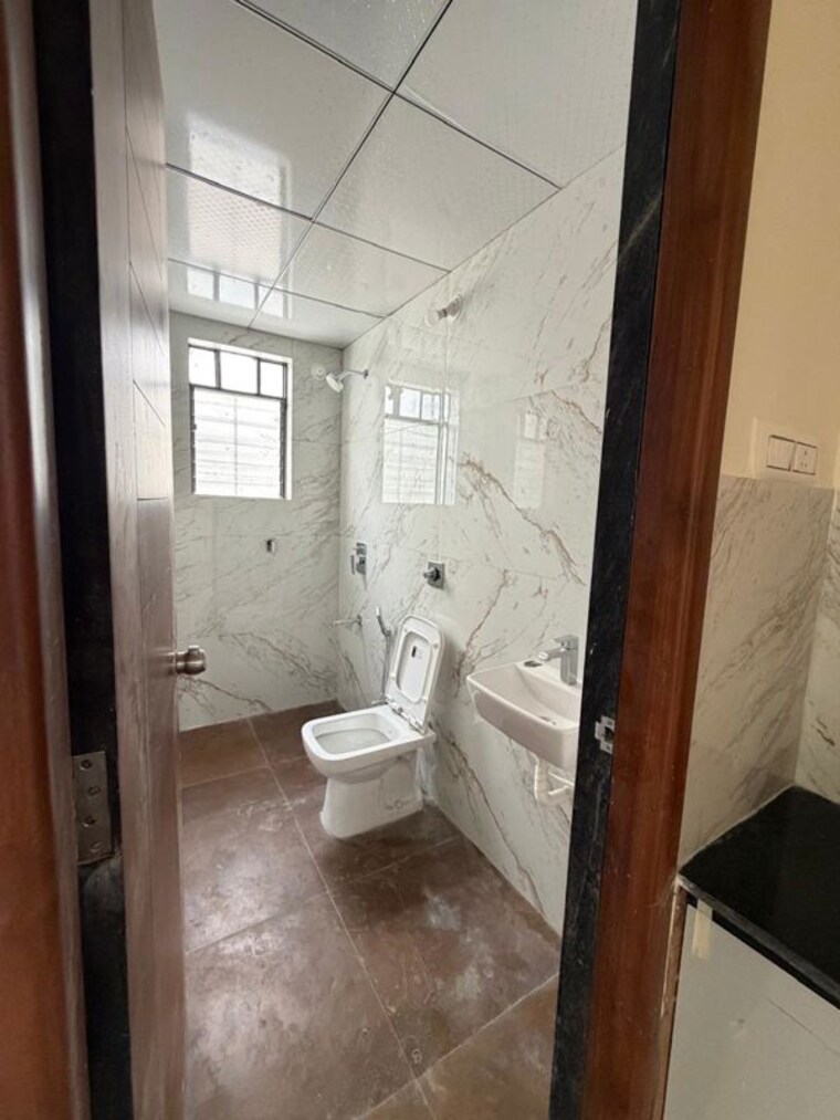 Bathroom, ramesh-hermes-heritage-phase-2 2.5 Bedroom 1250 Sq.Ft. Penthouse In Shastrinagar Pune 10704167