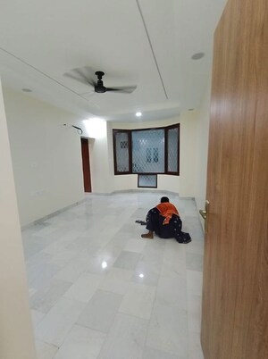Room in 3 BHK Builder Floor at Vasant Kunj – for Sale