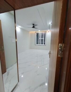 Room in 3 BHK Builder Floor at Vasant Kunj – for Sale