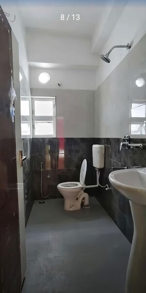 Team Area in 3 BHK Apartment at NAV Millennium Garden, Jalukbari – for Rent