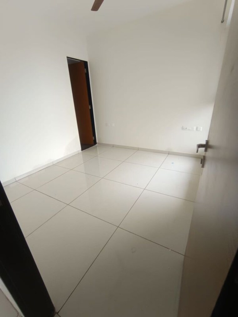 Bathroom, chandak-34-park-estate 2 Bedroom 494 Sq.Ft. Apartment In Goregaon West Mumbai 10704192