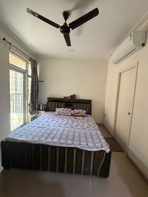 2.5 BHK Apartment For Rent in Gaur City 2 - 12th Avenue, Sector 16c Greater Noida