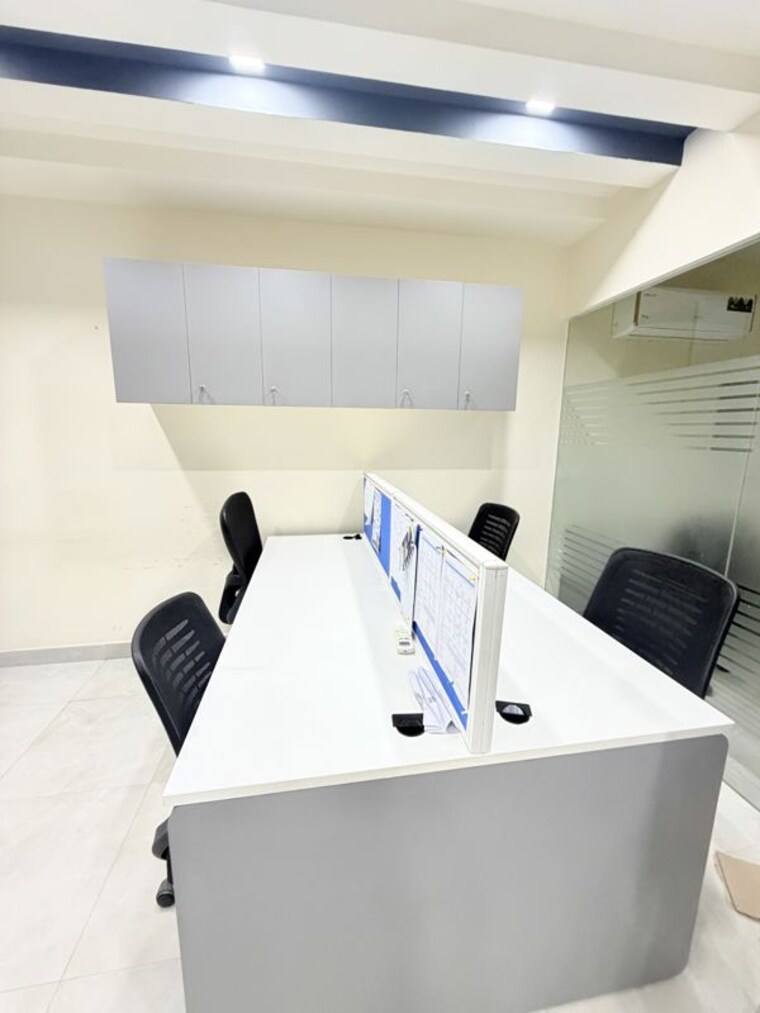 Team Area, emaar-emerald-plaza Commercial Office Space 671 Sq.Ft. In Sector 65 Gurgaon 10704232