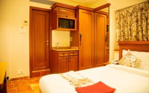 Bedroom in 2 BHK Apartment at Rangoli Smruti, Santacruz West – for Rent