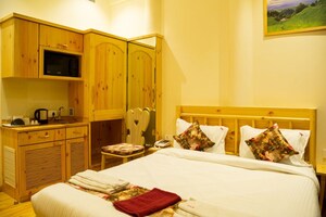 Bedroom in 2 BHK Apartment at Rangoli Smruti, Santacruz West – for Rent