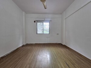 Room in 3 BHK Apartment at Doordarshan CHS, Goregaon East – for Rent