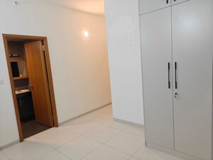 Room in 2 BHK Apartment at Sobha Dream Gardens, Thanisandra Main Road – for Rent