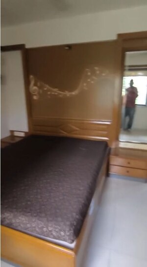 Bedroom in 3 BHK Apartment at Chembur – for Rent