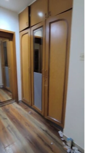 Bedroom in 3 BHK Apartment at Chembur – for Rent