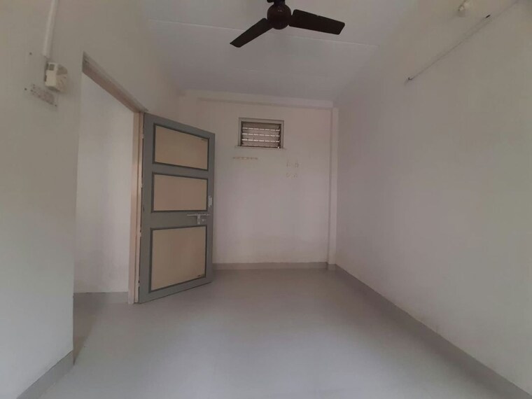 Room, malad east 1 Bedroom 375 Sq.Ft. Apartment In Malad East Mumbai 10704261