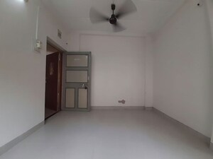 1 BHK Apartment For Rent in Malad East