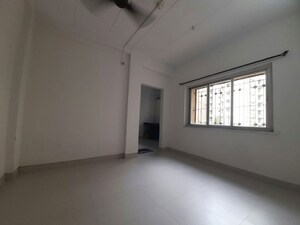 Room in 1 BHK Apartment at Malad East – for Rent