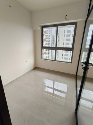 Room in 1.5 BHK Apartment at Piramal Vaikunth, Balkum Pada – for Rent