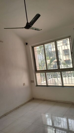 Room in 2 BHK Apartment at Goel Ganga Hill Mist Garden, Kondhwa – for Rent