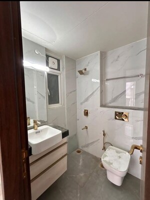 Bathroom in 3 BHK Builder Floor at Smart World Orchard, Sector 61 – for Rent