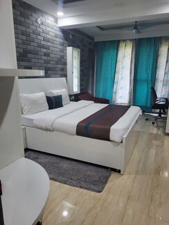 3 BHK +Builder Floor For Rent in Orchid Island