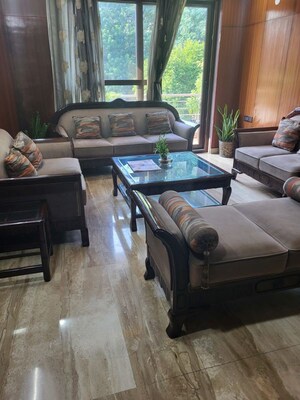 Gym in 3 BHK Builder Floor at Orchid Island, Sector 51 – for Rent