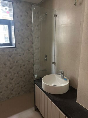 Bathroom in 3 BHK Apartment at Signature Global City 63A, Sector 63a – for Rent