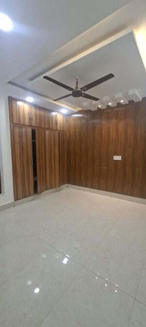Room in 3 BHK Independent House at RWA Apartments Sector 30, Sector 30 – for Rent
