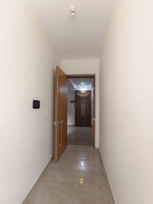 Room in 2 BHK Apartment at Tata Serein, Pokhran Road No Two – for Rent