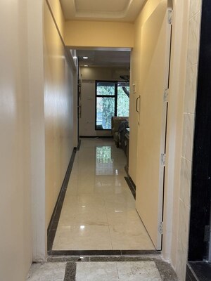 Room in 2 BHK Apartment at Montreal Tower, Andheri West – for Sale