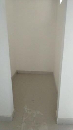 Room in 3 BHK Apartment at SS Residency Toli Chowki, Tolichowki – for Sale