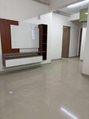 2 BHK Apartment For Rent in Zara Rossa, Sector 112
