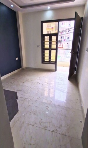 Room in 3 BHK Builder Floor at Tagore Garden – for Rent