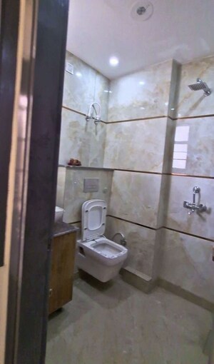 Furnished Amenities in 3 BHK Builder Floor at Tagore Garden – for Rent