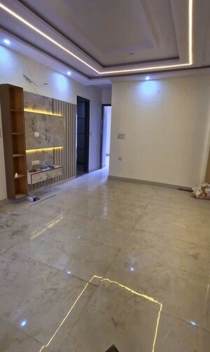 Room in 3 BHK Builder Floor at Tagore Garden – for Rent