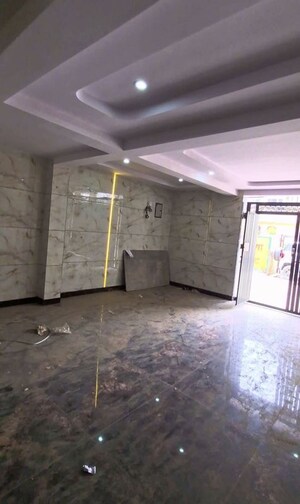 Room in 3 BHK Builder Floor at Tagore Garden – for Rent
