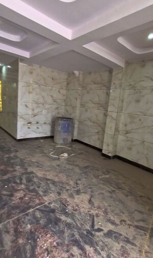 Room in 3 BHK Builder Floor at Tagore Garden – for Rent