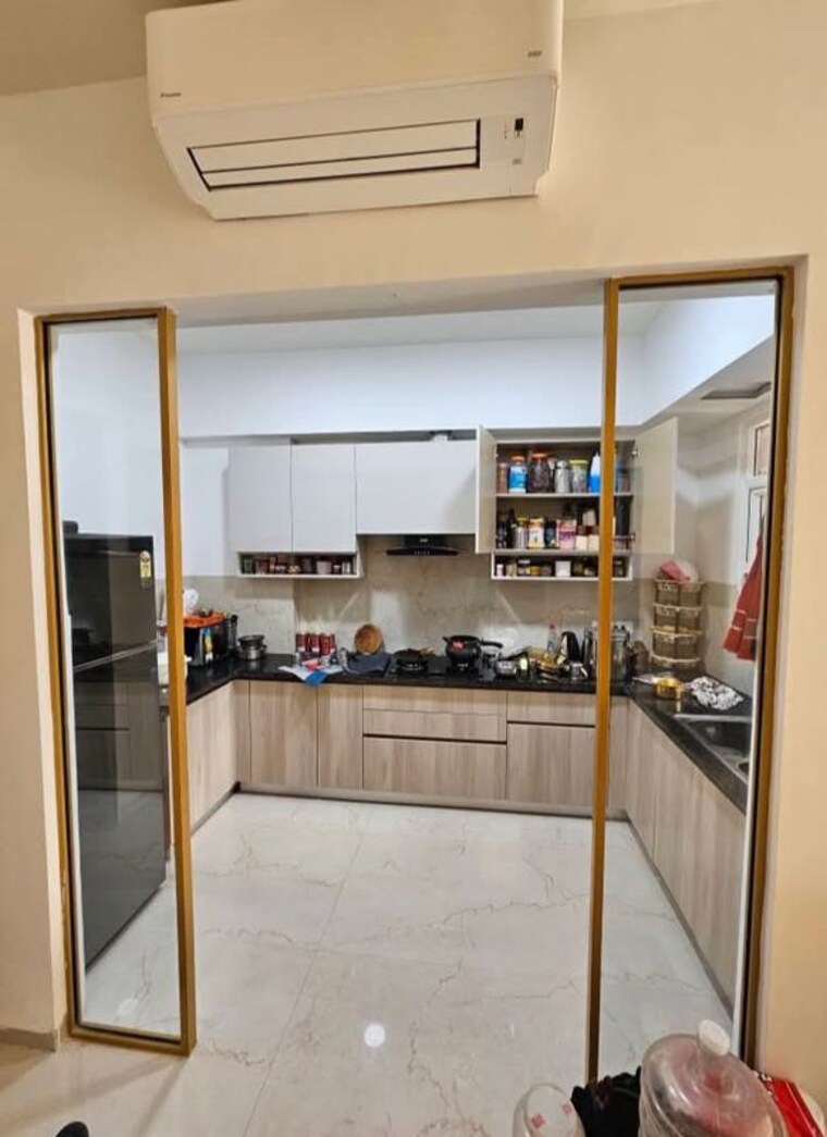 Kitchen, smart-world-orchard 3 Bedroom 1680 Sq.Ft. Apartment In Sector 61 Gurgaon 10704410