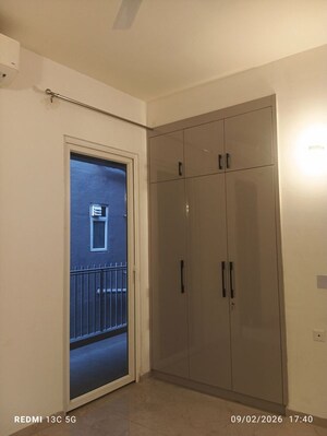 Building Lobby in 3 BHK Apartment at Smart World Orchard, Sector 61 – for Rent