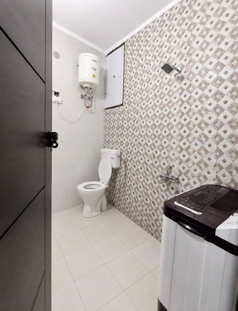 Bathroom, subhash nagar 2 Bedroom 100 Sq.Yd. Builder Floor In Subhash Nagar Delhi 10704421