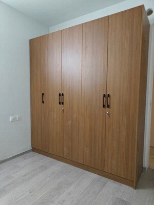 Room in 3 BHK Apartment at Hiranandani Queensgate, Bannerghatta – for Rent