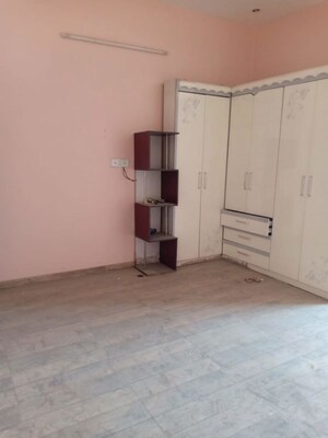 Room in 2 BHK Independent House at Sector 10a – for Rent