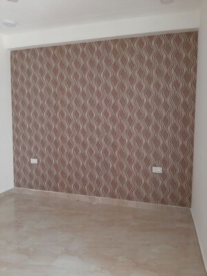 Room in 2 BHK Independent House at Sector 10a – for Rent