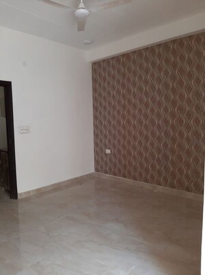 Room in 2 BHK Independent House at Sector 10a – for Rent