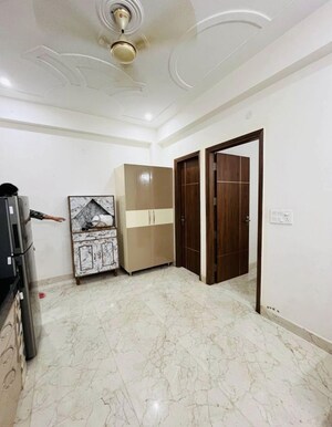 Room in 2 BHK Builder Floor at Ramesh Nagar – for Rent