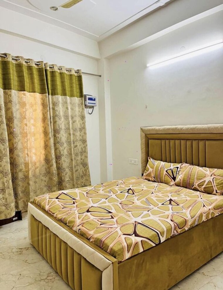 Bedroom, ramesh nagar 2 Bedroom 80 Sq.Yd. Builder Floor In Ramesh Nagar Delhi 10704445