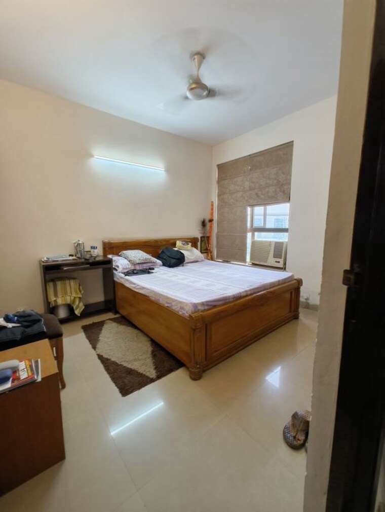 Bedroom, unitech-uniworld-gardens-2 3.5 Bedroom 1475 Sq.Ft. Apartment In Sector 47 Gurgaon 10704441