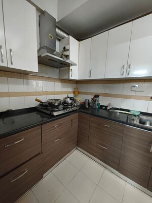 Kitchen in 3.5 BHK Apartment at Unitech Uniworld Gardens 2, Sector 47 – for Rent