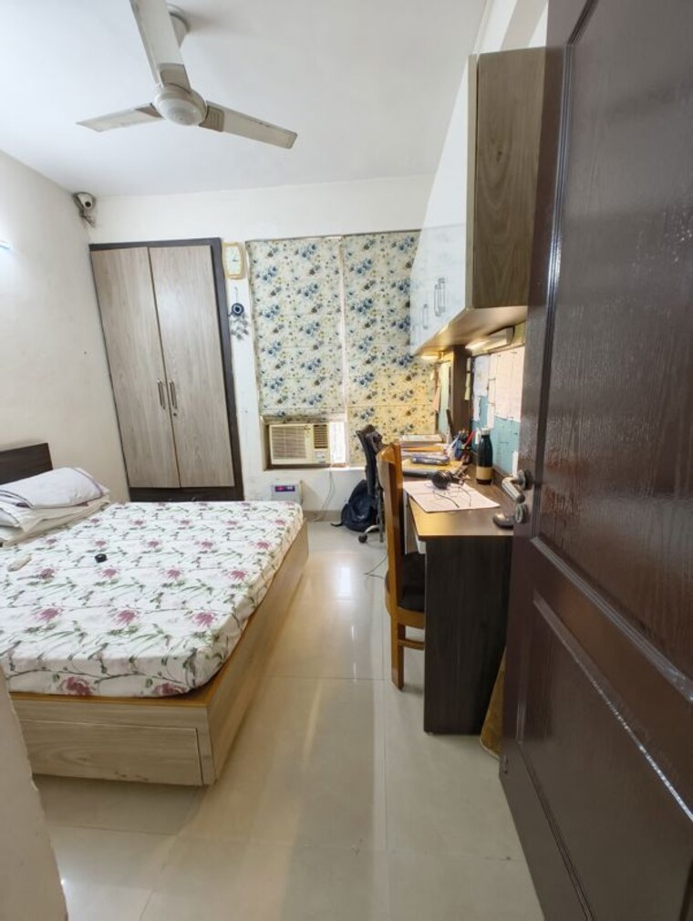 Kitchen, unitech-uniworld-gardens-2 3.5 Bedroom 1475 Sq.Ft. Apartment In Sector 47 Gurgaon 10704441