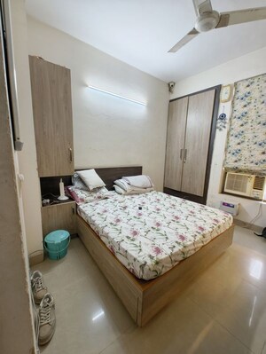 Bedroom in 3.5 BHK Apartment at Unitech Uniworld Gardens 2, Sector 47 – for Rent